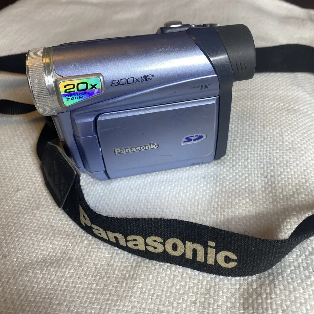 Panasonic PV-GS12 Mini DV Hybrid Camcorder No Battery/Charger- For Parts-Tested